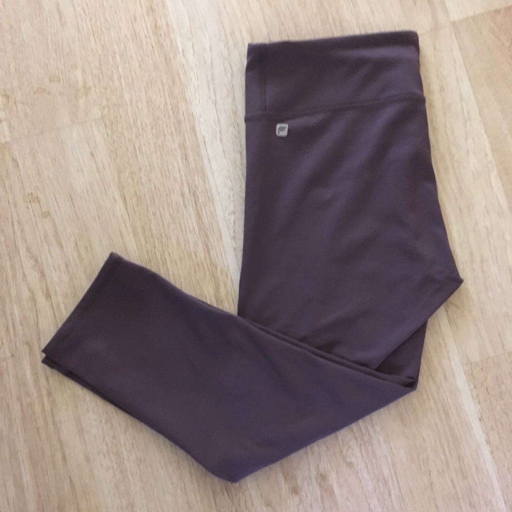 Fabletics lavender Capri leggings